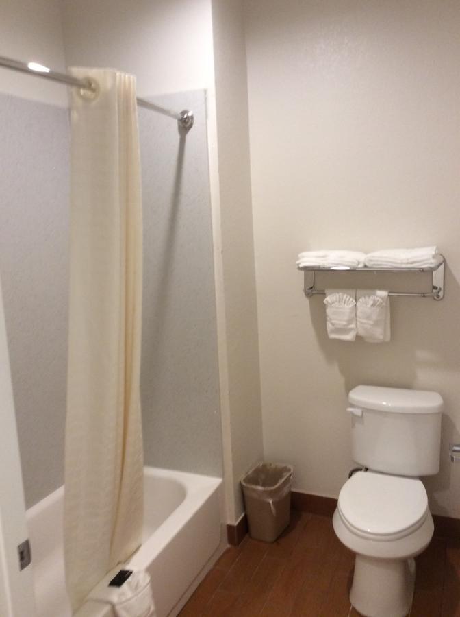 Regency Inn & Suites- Nw Houston Jersey Village Rom bilde